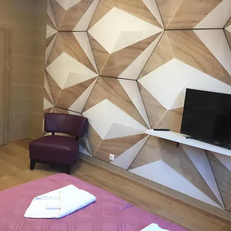 Bon Bon Aparthotel 3*